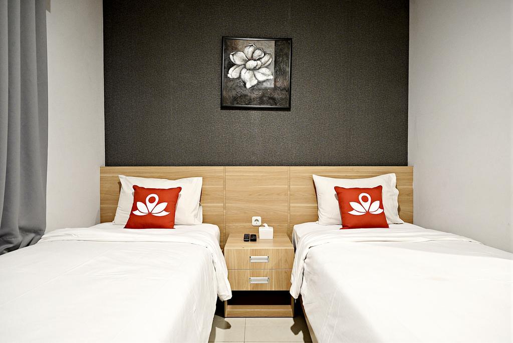 Zen Rooms Cipete Safin Inn Cilandak エクステリア 写真